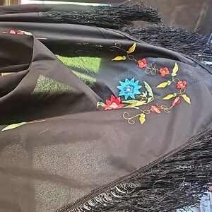 Womens Over Shoulder Hand Embrodered Shawl.Black.Rare Vintage Piece.